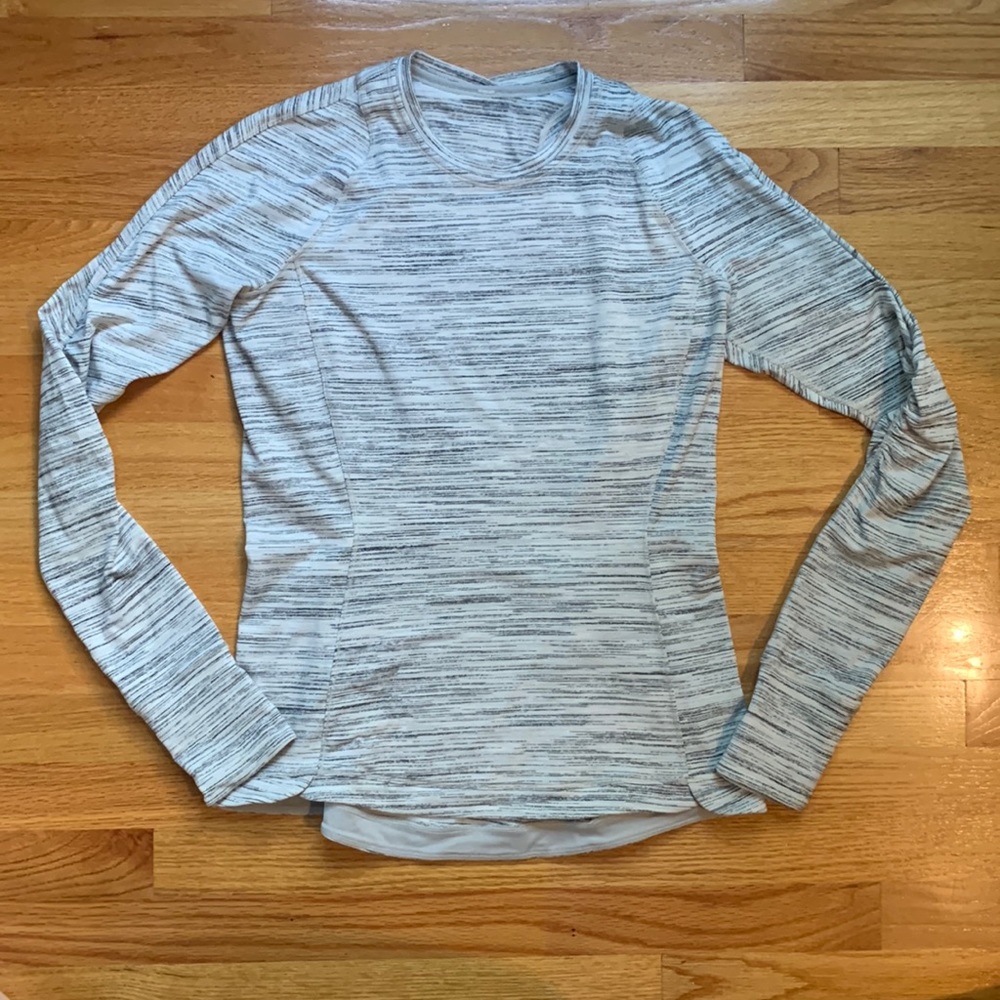 Lululemon long sleeved grey/white top size 8